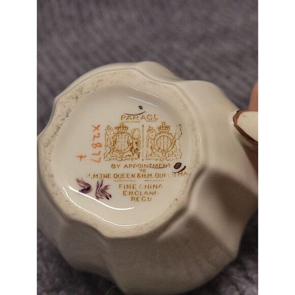 Vtg Paragon China Loretta Scalloped Cream & Sugar Yellow Bone China - Picture 8 of 9